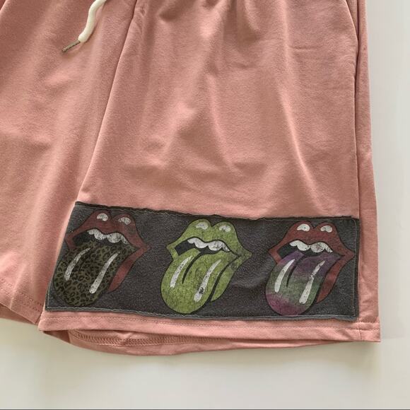 Via Penny Lane Reworked Apparel | The Rolling Stones Pink Graphic Shorts Large - Picture 5 of 10